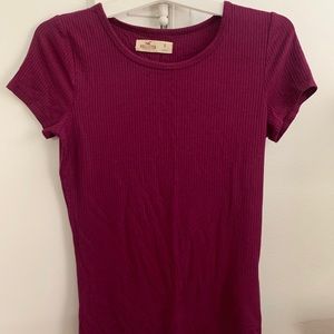 Hollister fitted magenta t-shirt